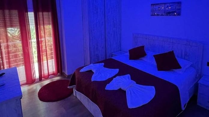 Lundra Hotel Gramsh Екстериор снимка