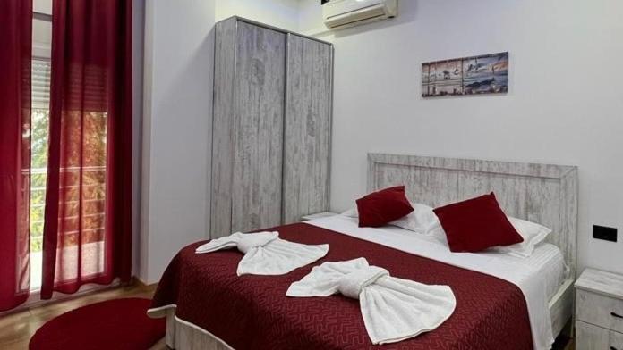 Lundra Hotel Gramsh Екстериор снимка